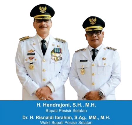 H. Hendrajoni, S.H., M.H. — Bupati Pesisir Selatan, bersama Dr. H. Risnaldi Ibrahim, S.Ag., MM., M.H. — Wakil Bupati